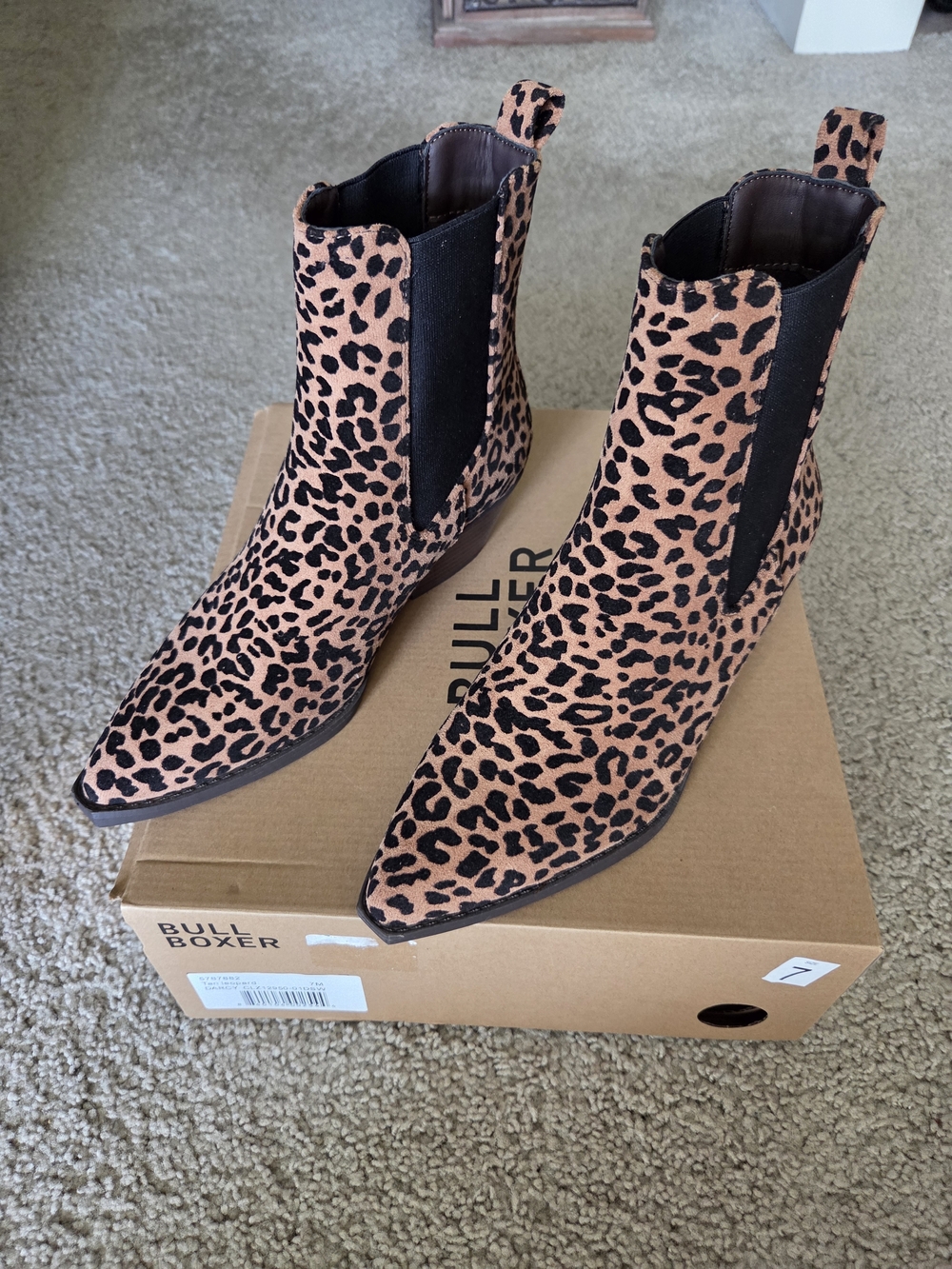 Women's Leopard Print Chelsea Boot - Tan/Black